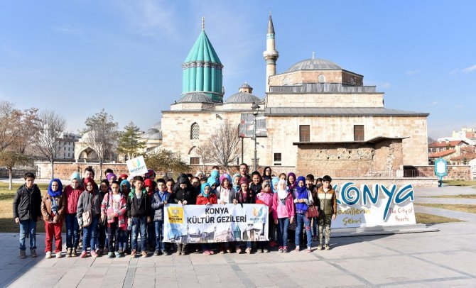 Binlerce öğrenci tarihi ve kültürel değerlerimizi yakından tanıyor