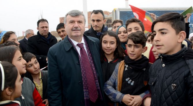 Binlerce öğrenci tarihi ve kültürel değerlerimizi yakından tanıyor