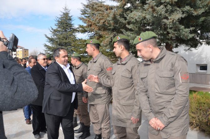 Aksaray’da muhtarlardan jandarmaya destek ziyareti