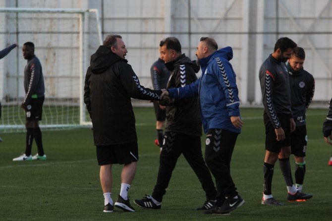Sergen Yalçın Konyaspor’da ilk antrenmanına çıktı