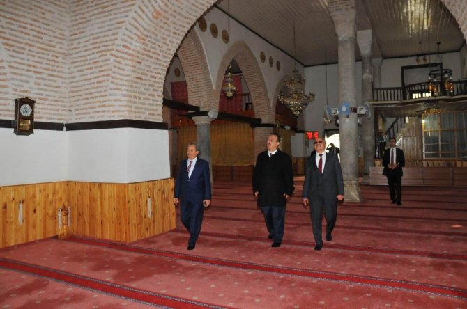 Vali Canbolat, Akşehir’de incelemelerde bulundu