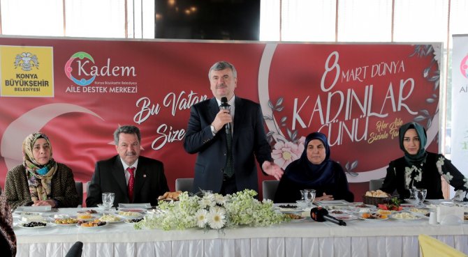 Akyürek: "Şehit anaları kadar fedakar insan bulmak mümkün değil”