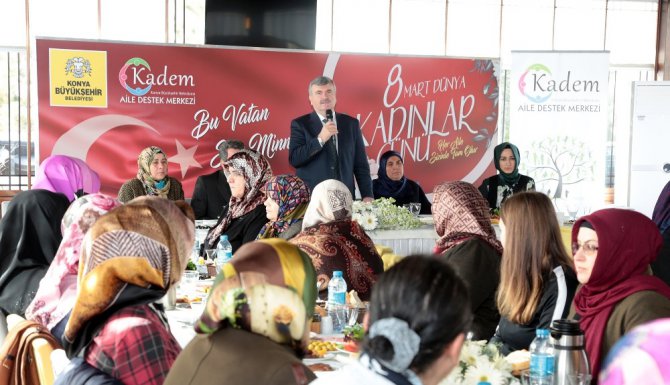 Akyürek: "Şehit anaları kadar fedakar insan bulmak mümkün değil”
