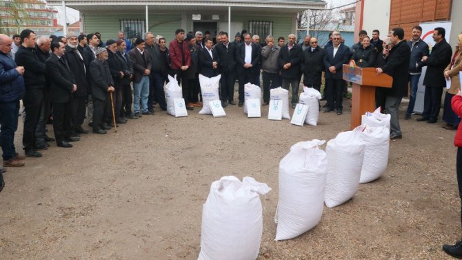 Aksaray’da 183 çiftçiye ücretsiz nohut tohumu dağıtıldı