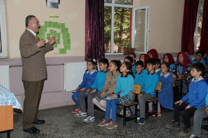 Yazar Tekin Yılmaz: “Kitap okuyan insan, sütün kaymağı gibidir”