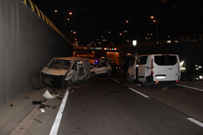 Konya’da zincirleme kaza: 3’ü polis 7 yaralı