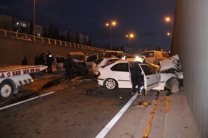 Konya’da zincirleme kaza: 3’ü polis 7 yaralı
