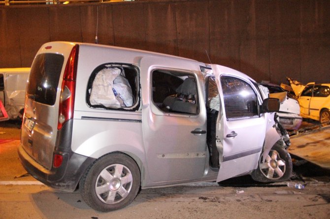 Konya’da zincirleme kaza: 3’ü polis 7 yaralı