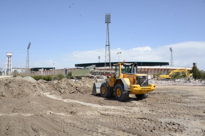Konya eski stadyumda yıkım başladı
