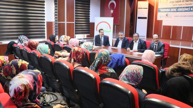 Aksaray’da kadın çiftçilere girişimcilik eğitimi