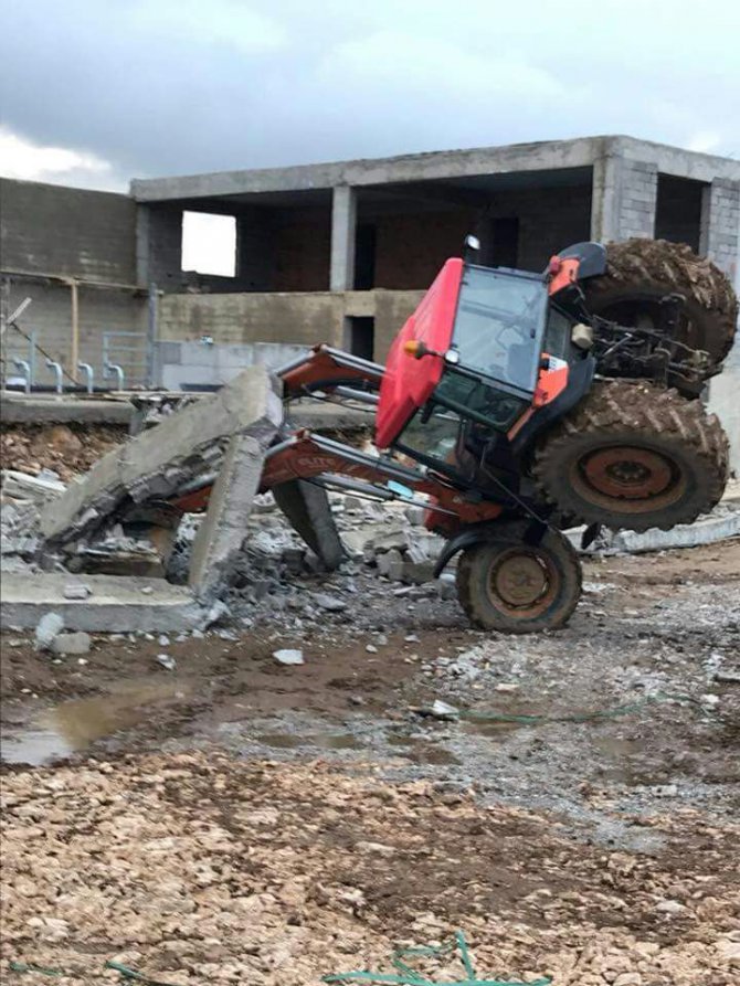 (Tekrar) Besihane inşaatında duvar çöktü: 3 ölü, 1 yaralı