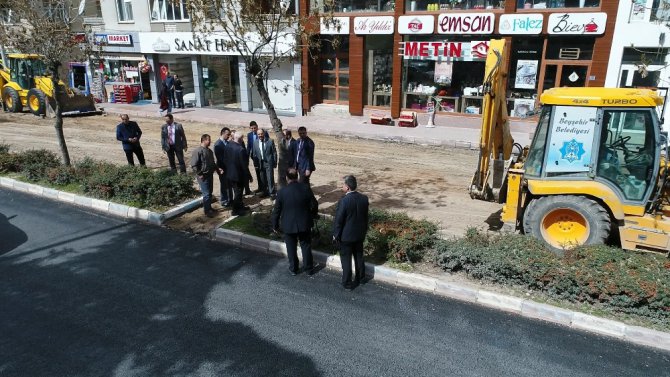 Beyşehir Belediyesi’nden sıcak asfalt atağı