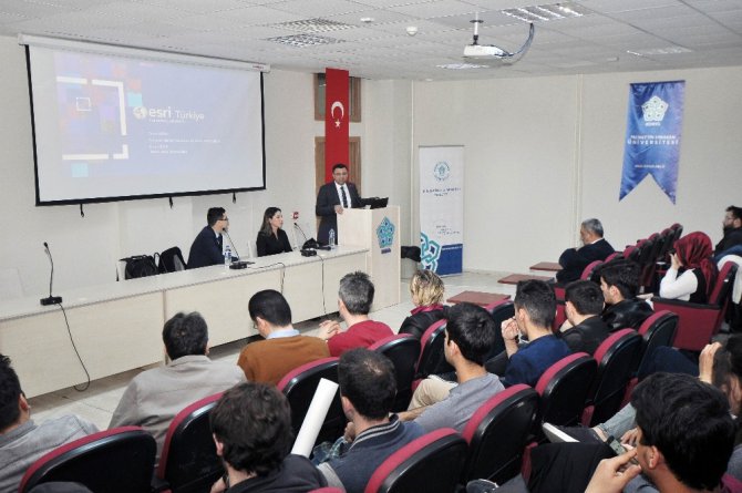 NEÜ’de Coğrafi Bilgi Sistemi Uygulamaları anlatıldı