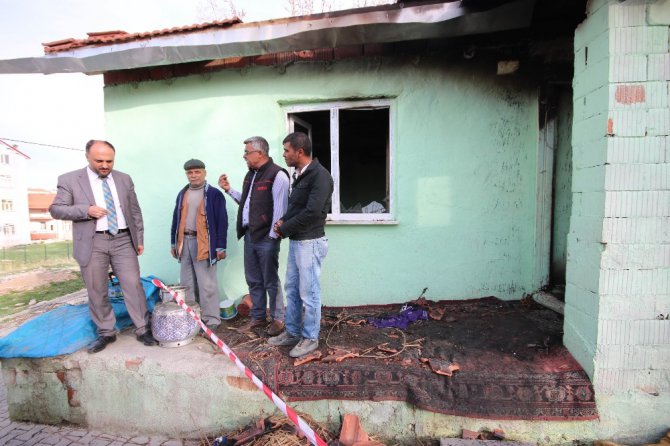 Başkan Özaltun’dan evi yanan aileye destek