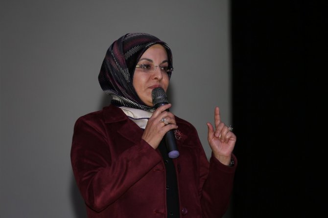 Beyşehir’de ‘Kadının Siyasetteki Yeri’ konuşuldu