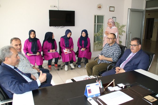 Başkan Akkaya, öğrencilerle bir araya geldi