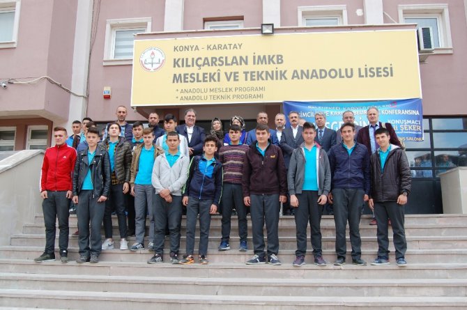 İşadamı Ali Şeker öğrencilere tecrübelerini anlattı