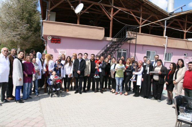 Kulu’da adliye çalışanlarından özel öğrencilere ziyaret