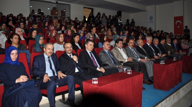 NEÜ’de otizm farkındalığı için konferans düzenlendi