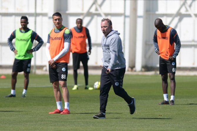 A. Konyaspor, D.G. Sivasspor maçı hazırlıklarına devam etti