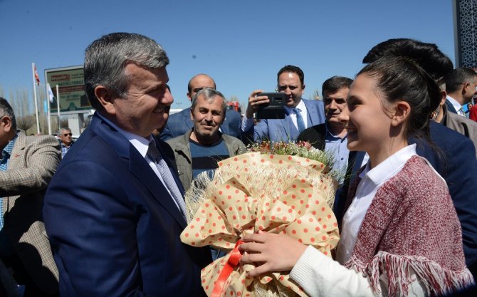 Büyük Türkiye İdealine hizmet şeref ve onur mücadelemizdir