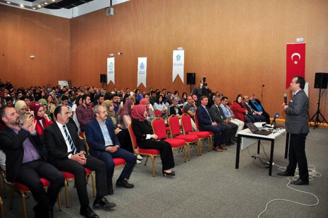Prof. Dr. Binyamin Birkan: “Otizm umut vaat eden bir yolculuğa dönüşebilir”