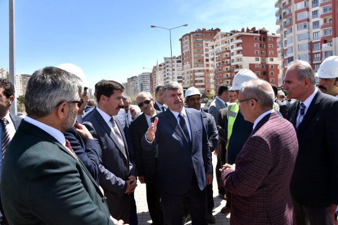 Konya’da kesintisiz trafik akışı için 5 yeni köprülü kavşak ve yaya üst geçidi yapılıyor