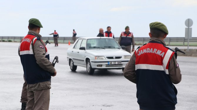 Aksaray’da jandarma ekiplerinden uygulama