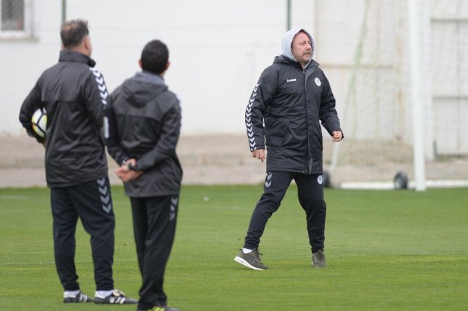 Atiker Konyaspor, Antalyaspor maçı hazırlıklarına başladı