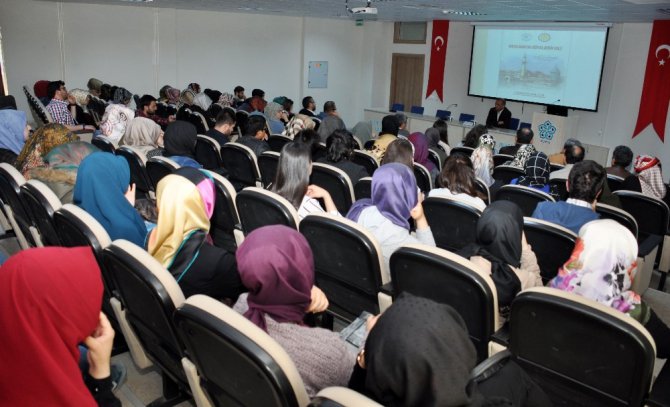 NEÜ’de “Mevlana’da Rüyaların Dili” konulu konferans düzenlendi