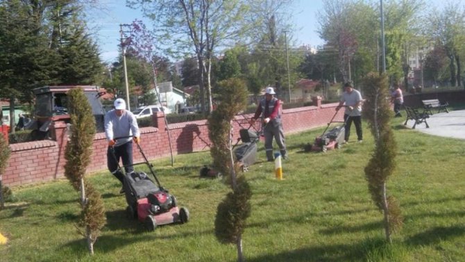 Ereğli Belediyesi 17 ekiple sahada çalışmalarını sürdürüyor