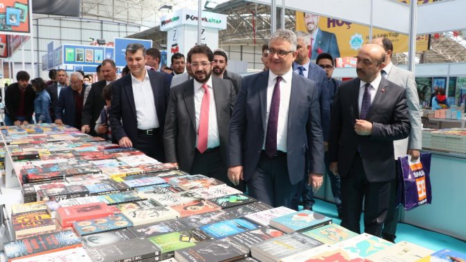 Aksaray Belediyesi kitap ve çocuk festivali fuarını açtı