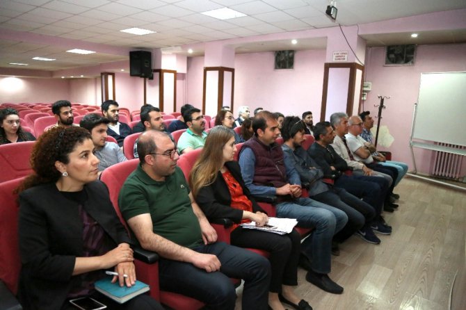 Aksaray Belediyesi inşaat mühendislerine seminer düzenledi