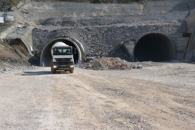 Gembos güzergahlı Yeni Konya-Antalya yolunda çalışmalar sürüyor