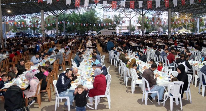 Başkan Yazgı, iftar sofrasında vatandaşlarla buluşuyor