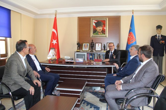 Hasan Angı ve Tahir Akyürek’ten ziyaretler