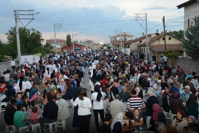 Tarihi bedesten çarşısında iftar programı