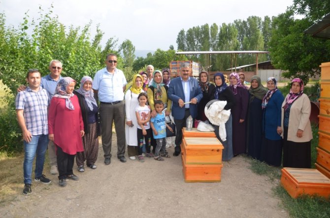 Başkan Özgüven: “Girişimci kadınlarımızın destekçisiyiz”