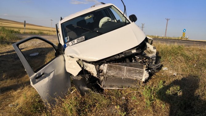 Aksaray’da trafik kazası: 2’si çocuk 5 yaralı