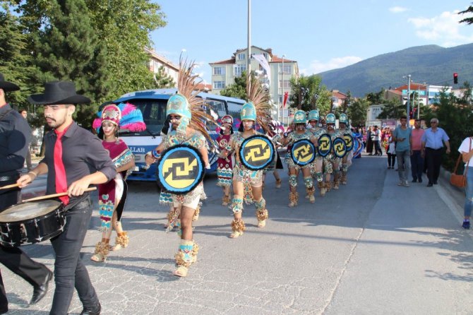 Akşehir’de eşeğe binme ve en güzel gözlü eşek yarışları yapıldı