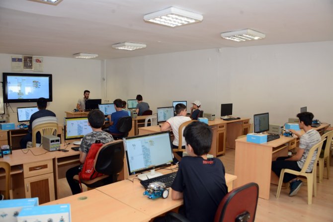 Geleceğin yazılımcıları Genç KOMEK’te yetişiyor