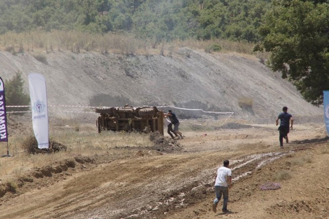 Off-Road yarışları nefes kesti