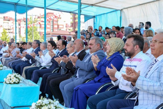 ’Çarşı Meram’ İş Merkezi törenle açıldı