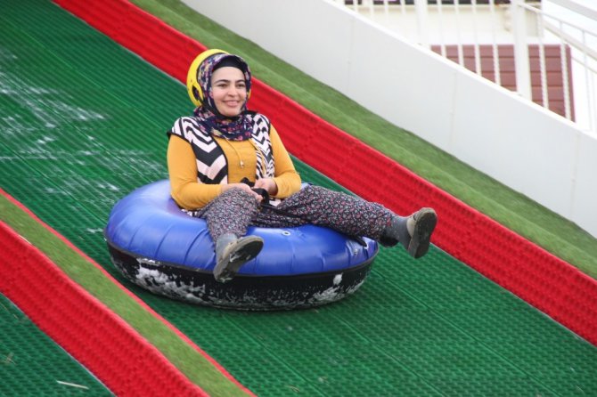 Tarladan çim kızağına