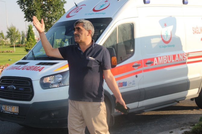 Servis midibüsü devrildi: 4 yaralı