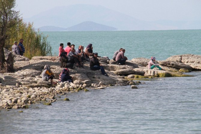 Serinlemek için girdiği gölde boğulan gencin cesedine ulaşıldı