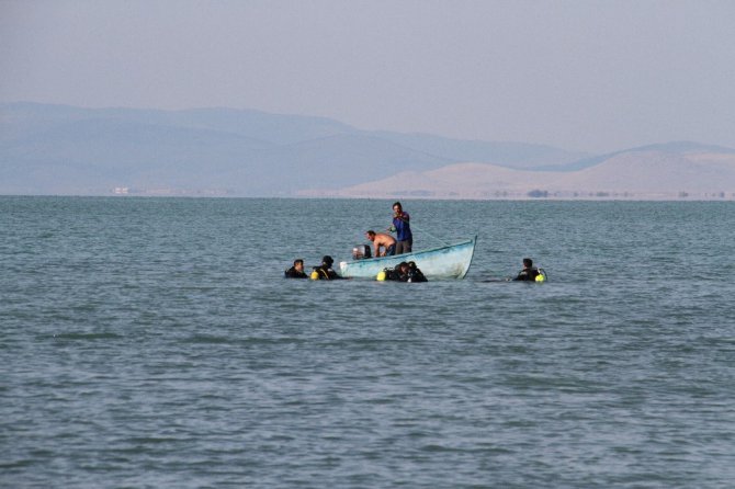 Serinlemek için girdiği gölde boğulan gencin cesedine ulaşıldı