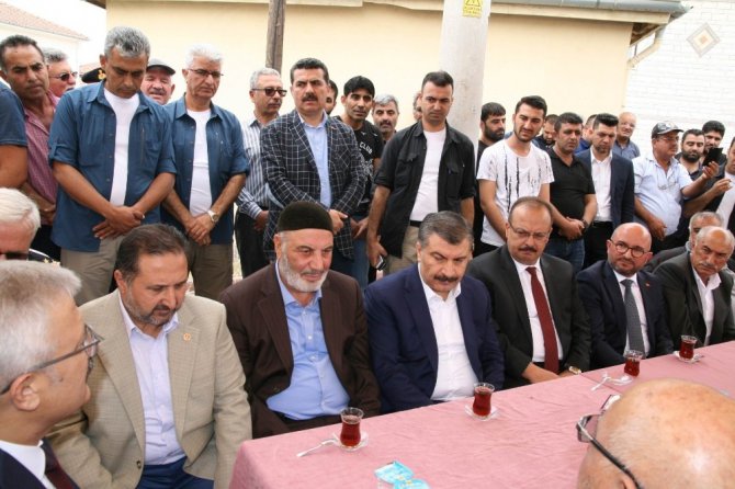 Sağlık Bakanı Koca arkadaşının cenazesine katıldı