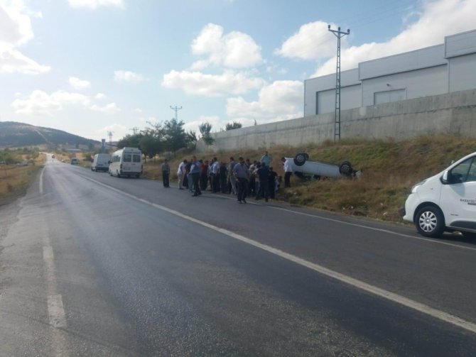 Konya’da otomobil takla attı: 3’ü bebek 6 yaralı