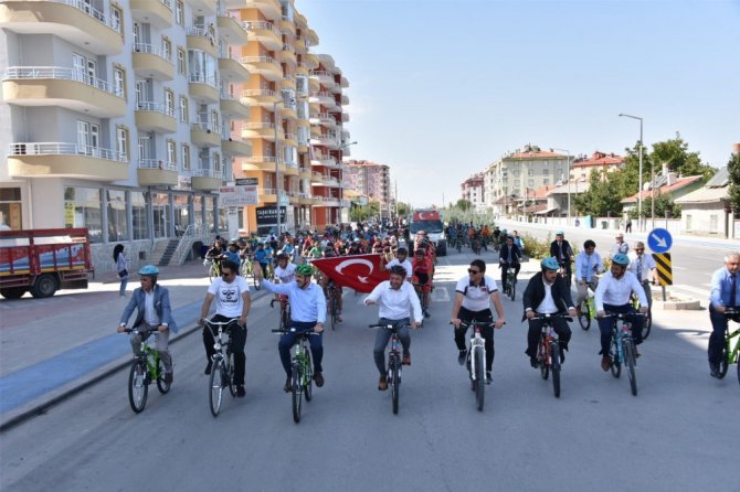 Başkan Altay, sağlıklı yaşam için çocuklarla pedal çevirdi